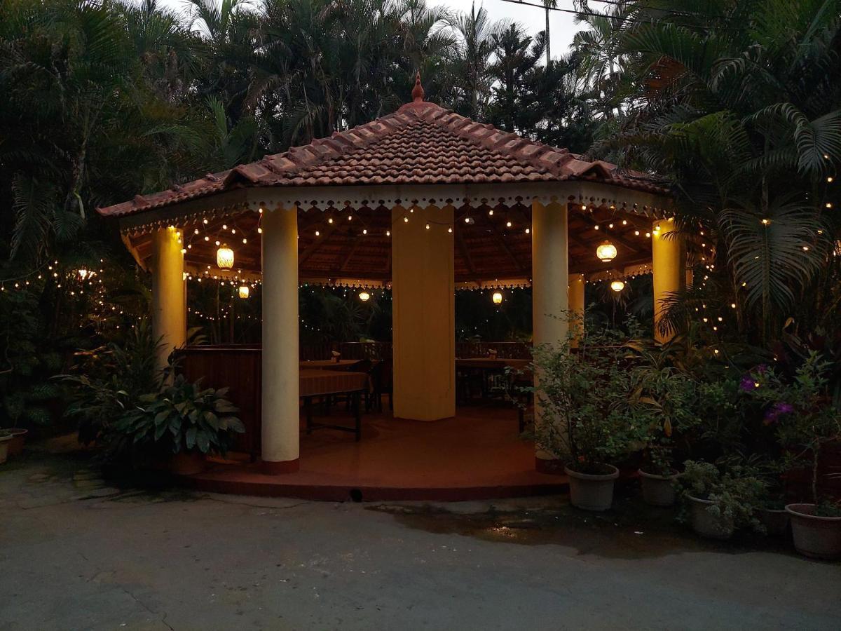 Palm Grove Cottages - Leisure Resort Бенаулим Экстерьер фото