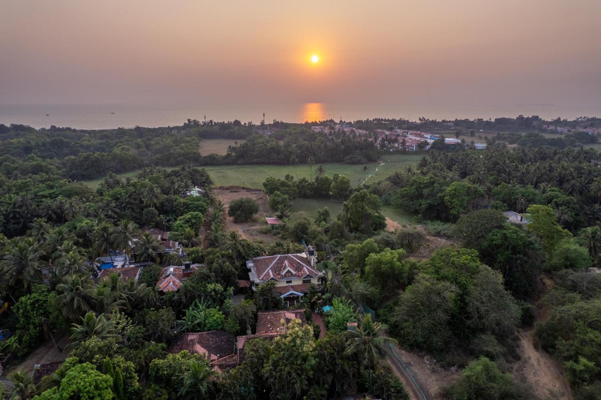 Palm Grove Cottages - Leisure Resort Бенаулим Экстерьер фото