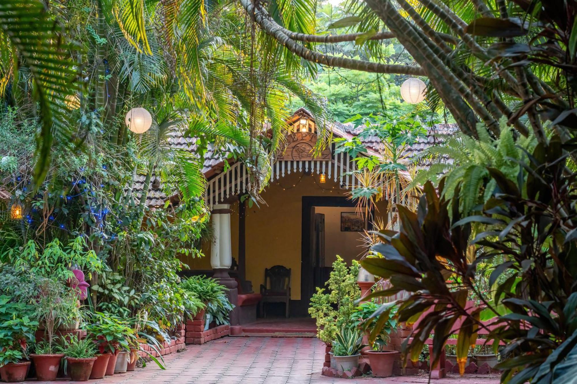 Palm Grove Cottages - Leisure Resort Бенаулим Экстерьер фото