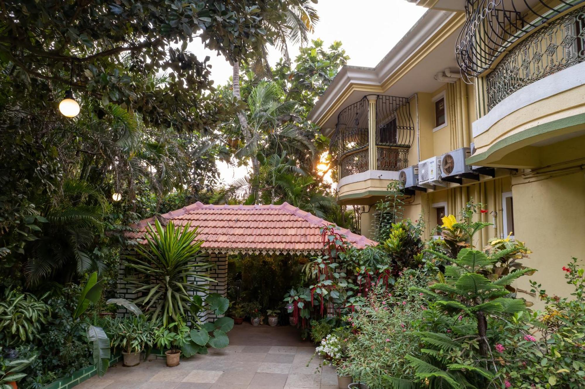 Palm Grove Cottages - Leisure Resort Бенаулим Экстерьер фото